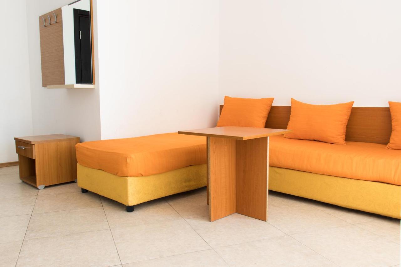 Vm Apartments Robinson Beach Pomorie Buitenkant foto